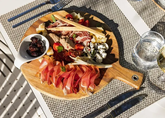 Osam - Adults Only סופטאר